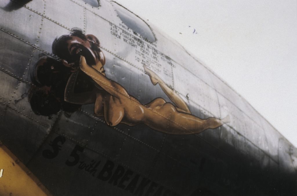 17FlyingFortressnicknamed5WithBreakfastofthe490thBombGroup